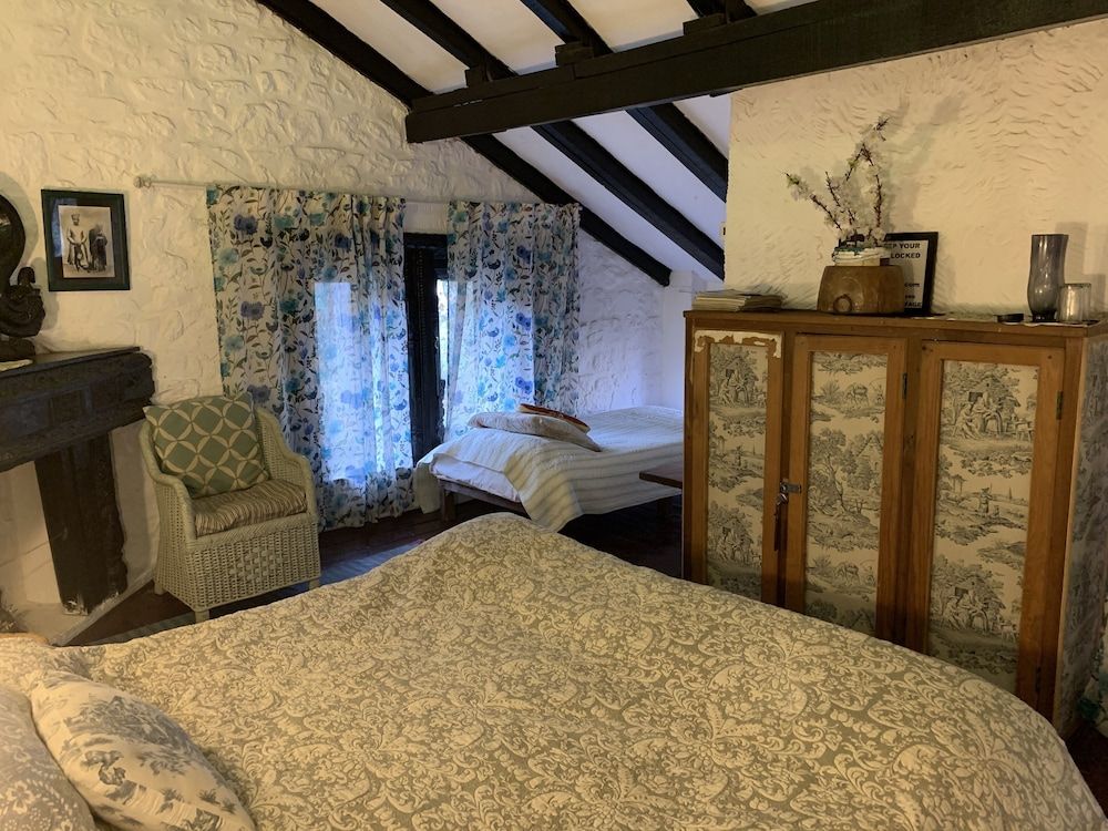 ROSASTAYS Jeolikote Standard Double Room, 1 Queen Bed, Non Smoking 3