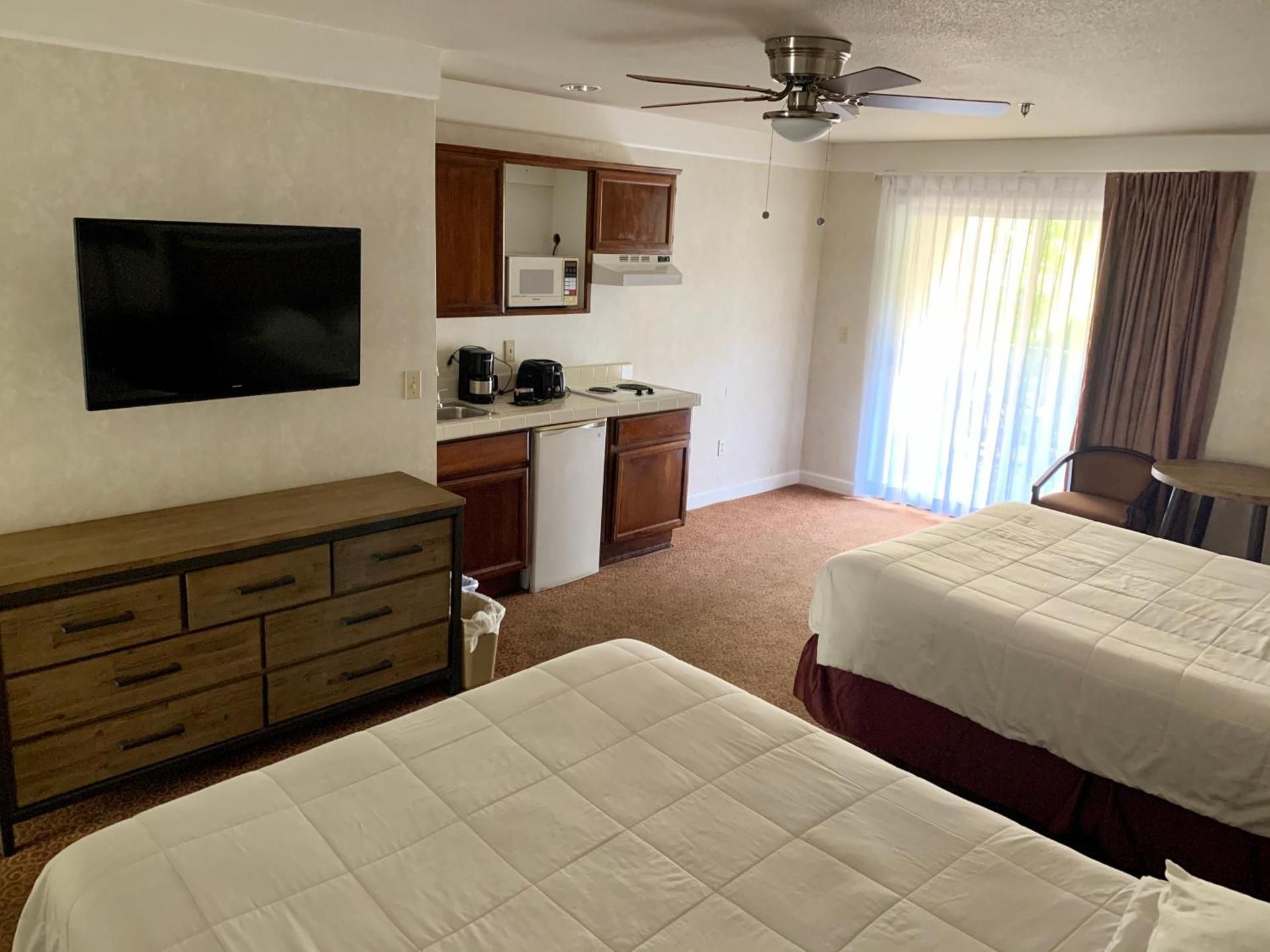 Room - 2 Queen, Mountain View