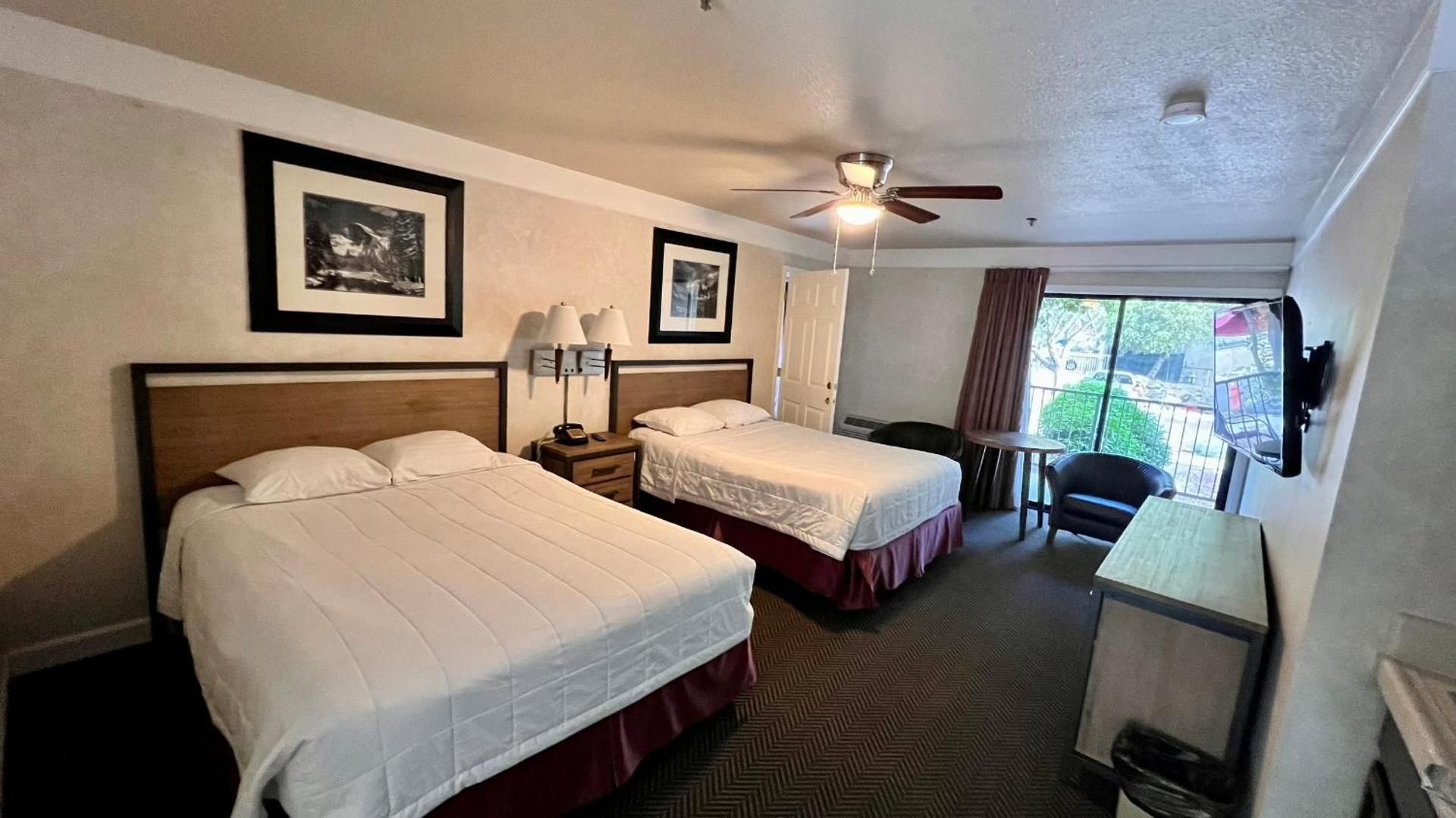 Room - 2 Queen, Mountain View