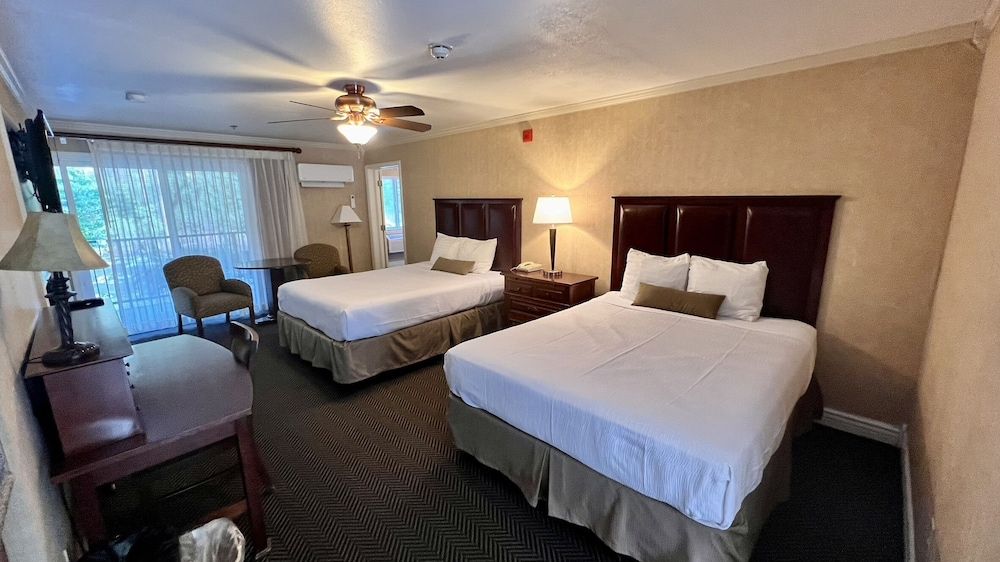 Yosemite View Lodge Classic River View 2 Room Unit, Family Apartment 2