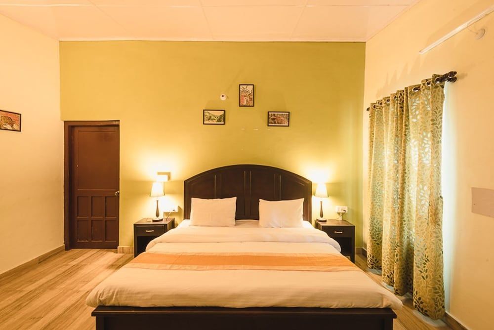 The Camphor Tree-Pura Stays Family Suite, 1 King Bed, Lake View 2