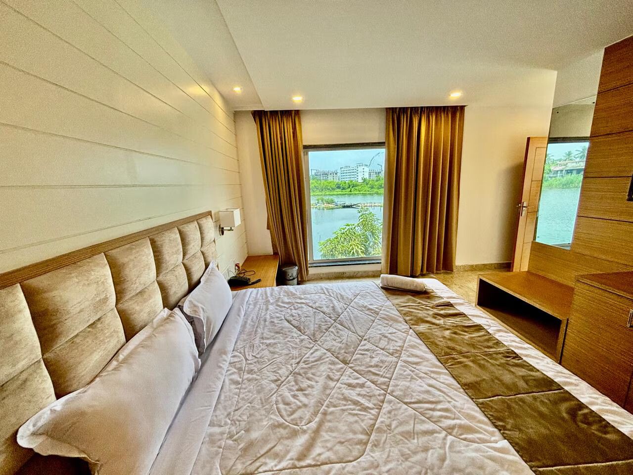 Standard Efficiency AC Room