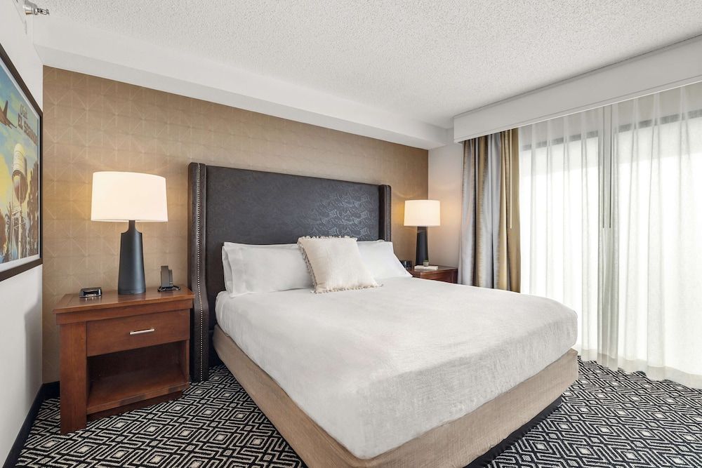 Deluxe Suite, 1 King Bed, Non Smoking