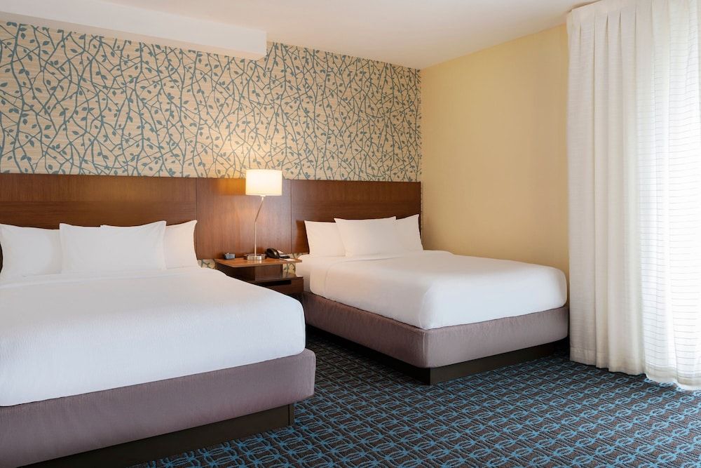 Suite, Multiple Beds (Mobility Accessible, Tub)