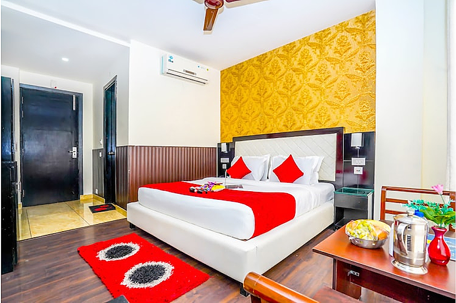 Premium Room Maclo Street View