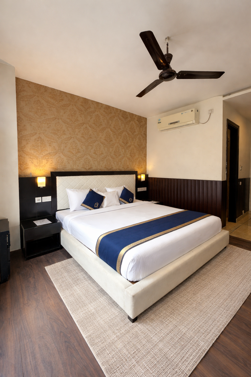 Premium Room Maclo Street View