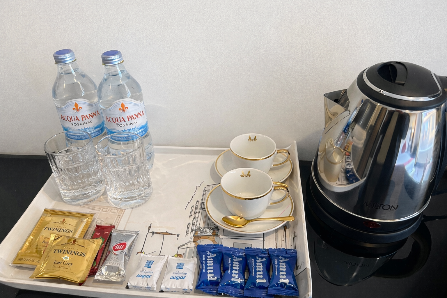 Premium Room Maclo Street View