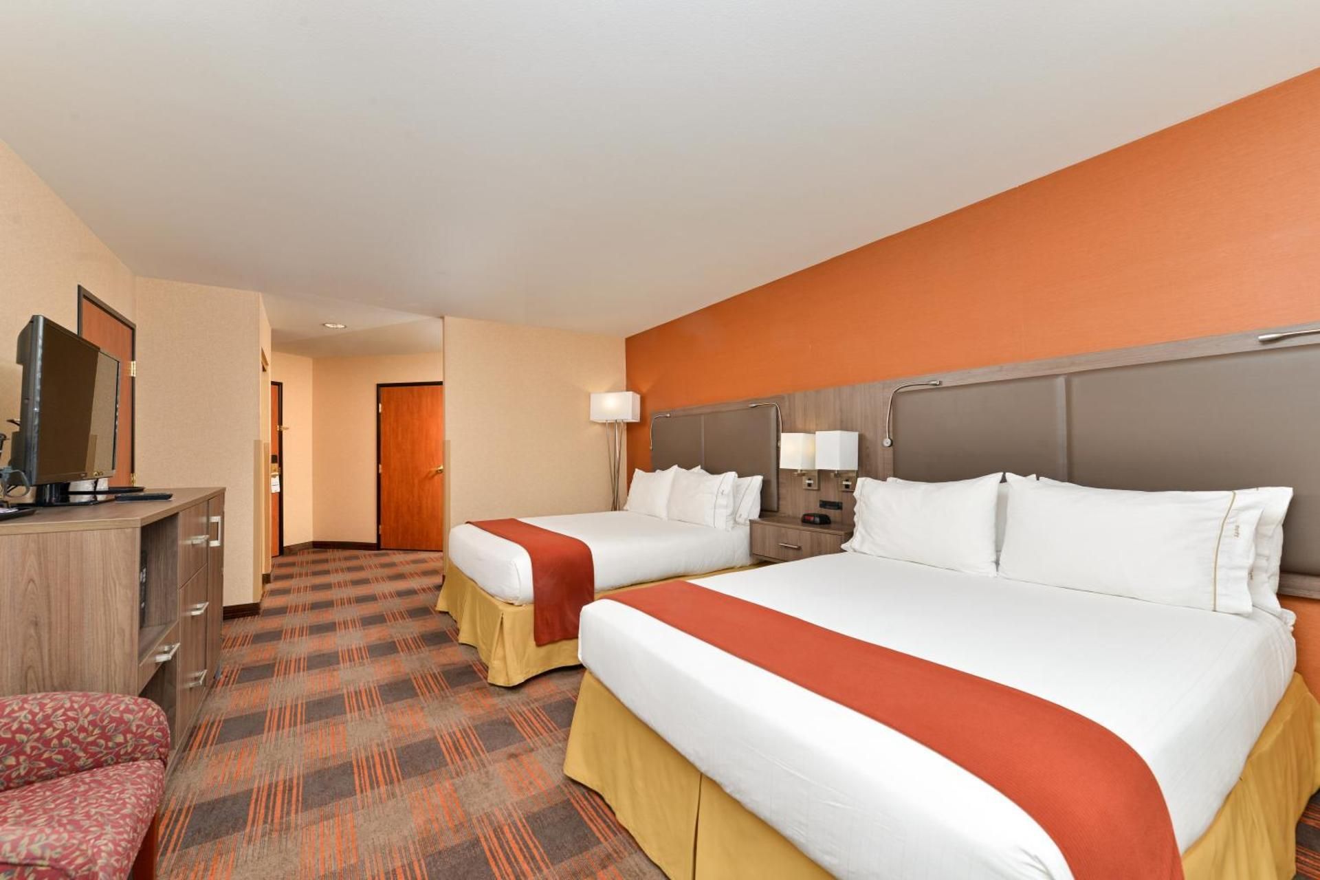 Standard Queen Room with Two Queen Beds and Balcony