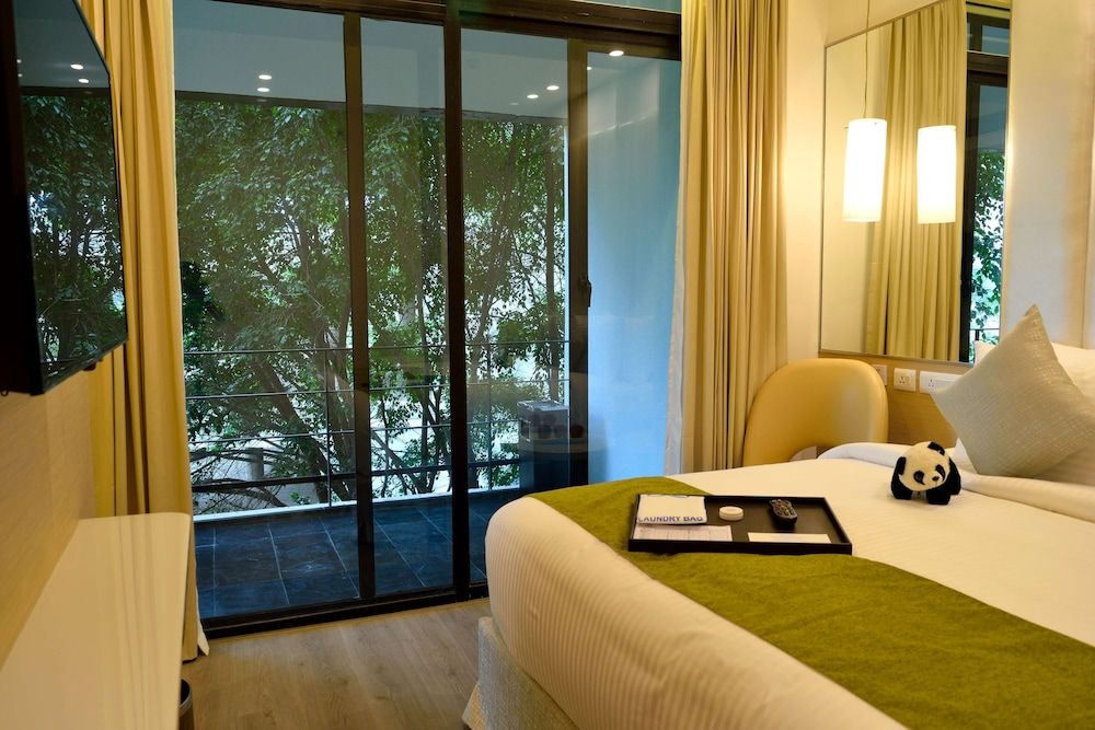 Sarovar Portico Outer Ring Road Bengaluru Club Room, 1 Double Bed 3