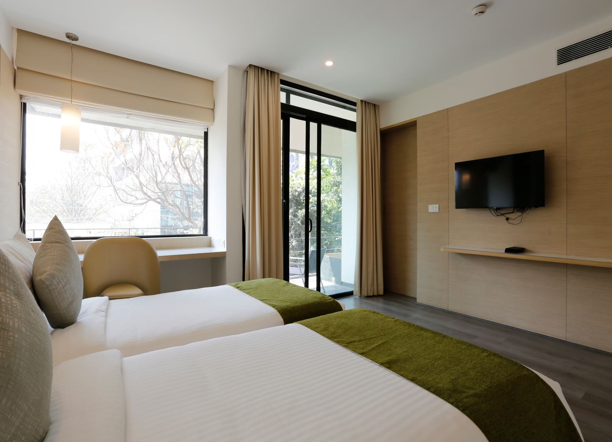 PREMIUM DOUBLE OR TWIN ROOM 1 TWIN BED