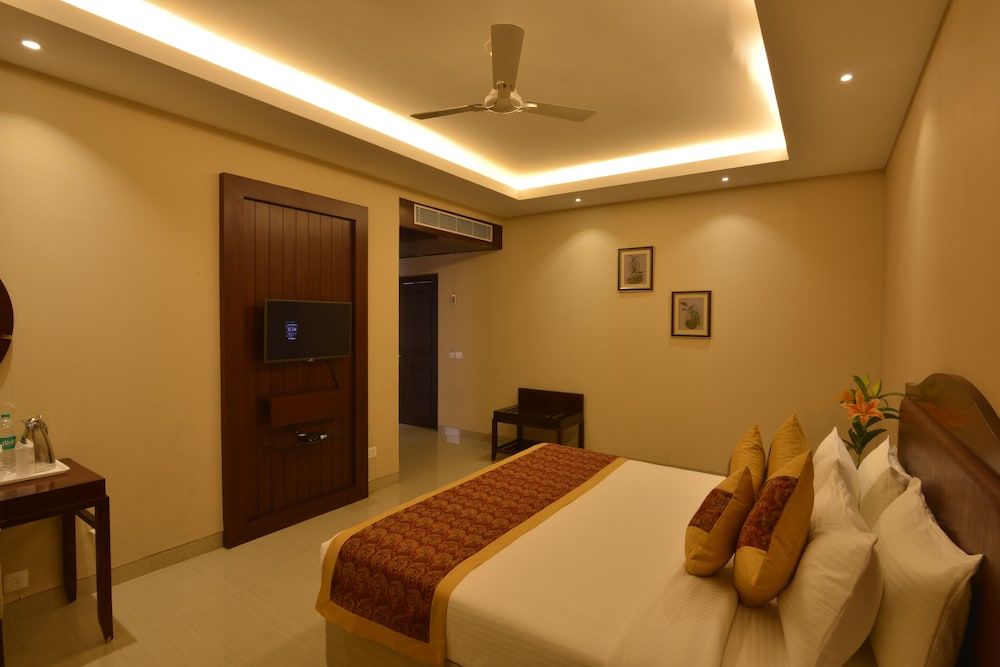 Orchha Palace And Convention Centre Standard Room 7