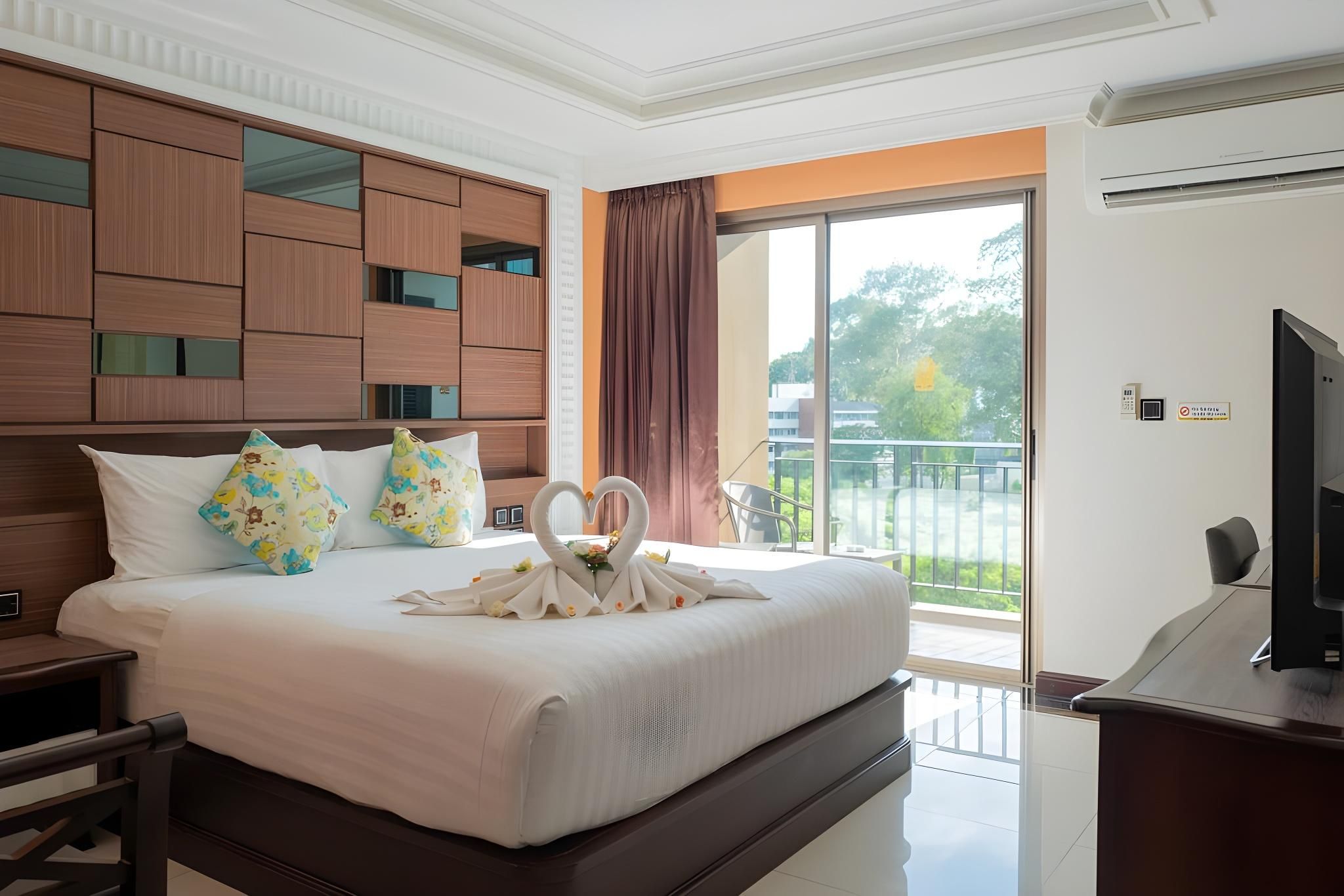 Deluxe Double City View