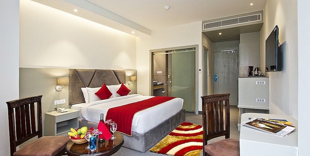 The WhiteStone Resort, Manali (Centrally Heated Mountain view) Luxury Cottage with Jacuzzi 5