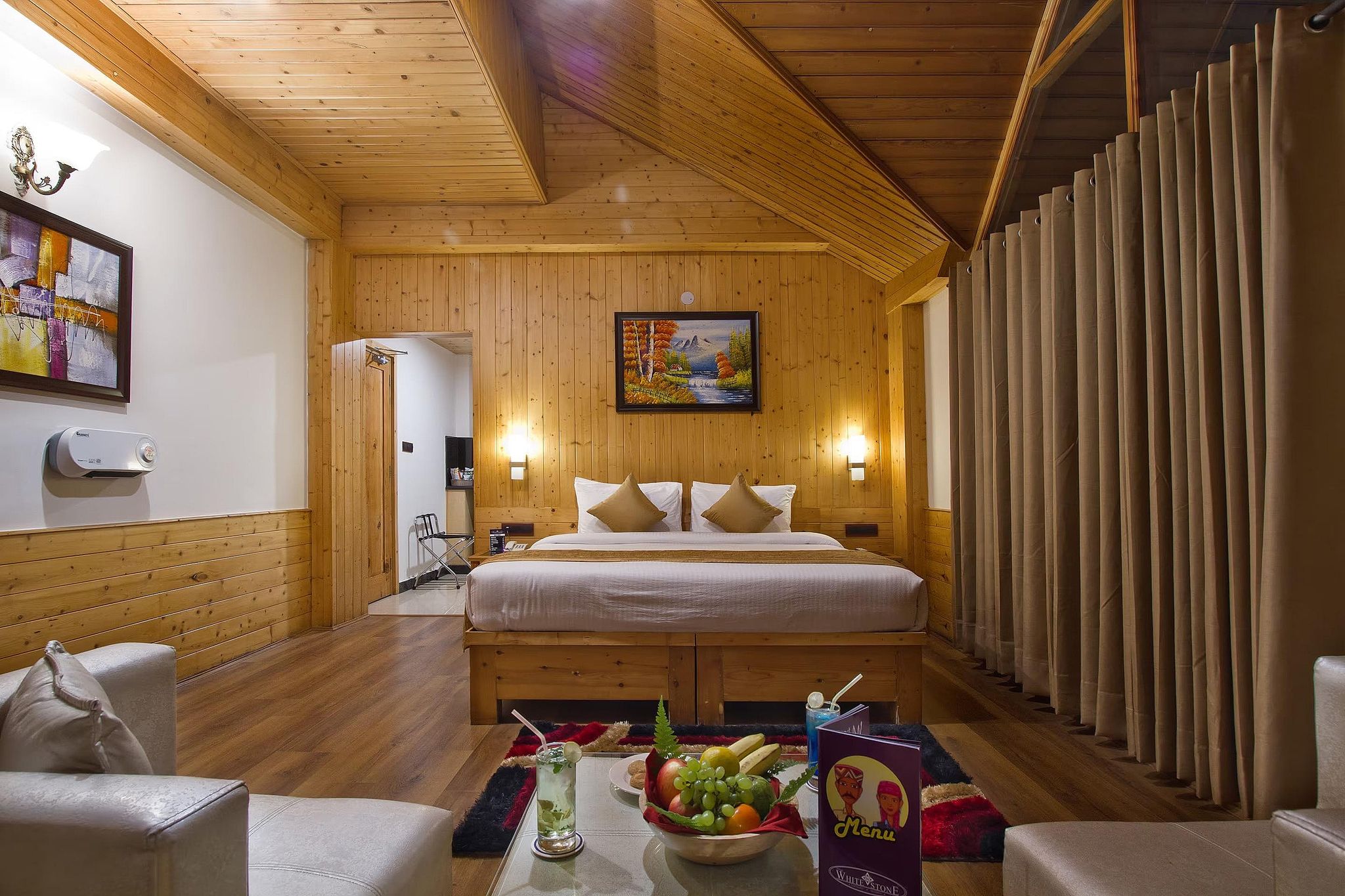 The WhiteStone Resort, Manali (Centrally Heated Mountain view) Luxury Cottage with Jacuzzi