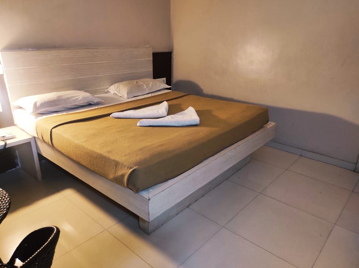 Hotel Sham Suman Deluxe Non AC Room  3