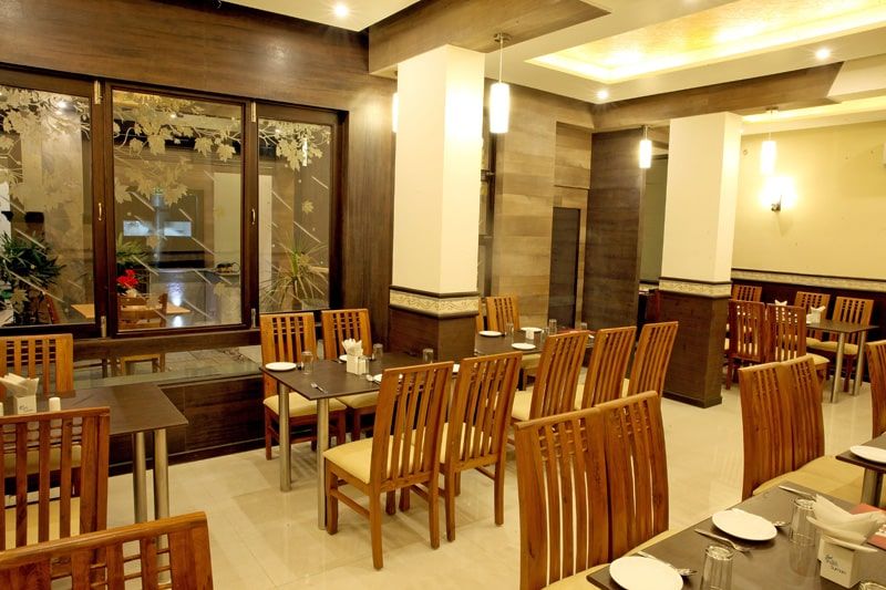 Food & Dining