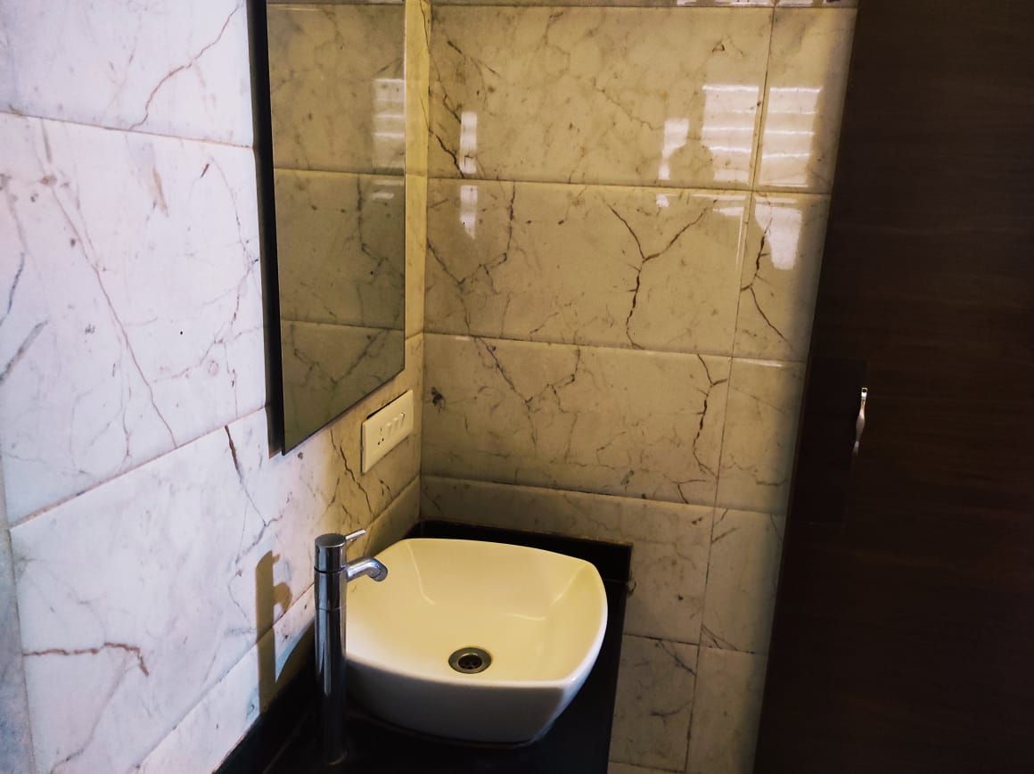 Hotel Sham Suman Deluxe Non AC Room  7