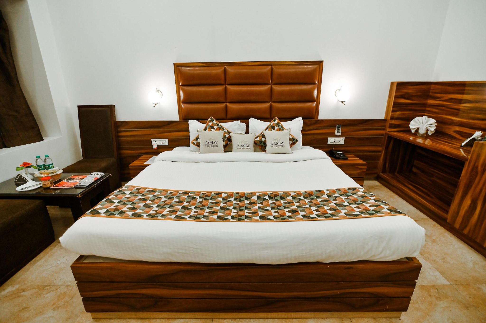 Kamay The Kohinoor Palace Standard Room 2