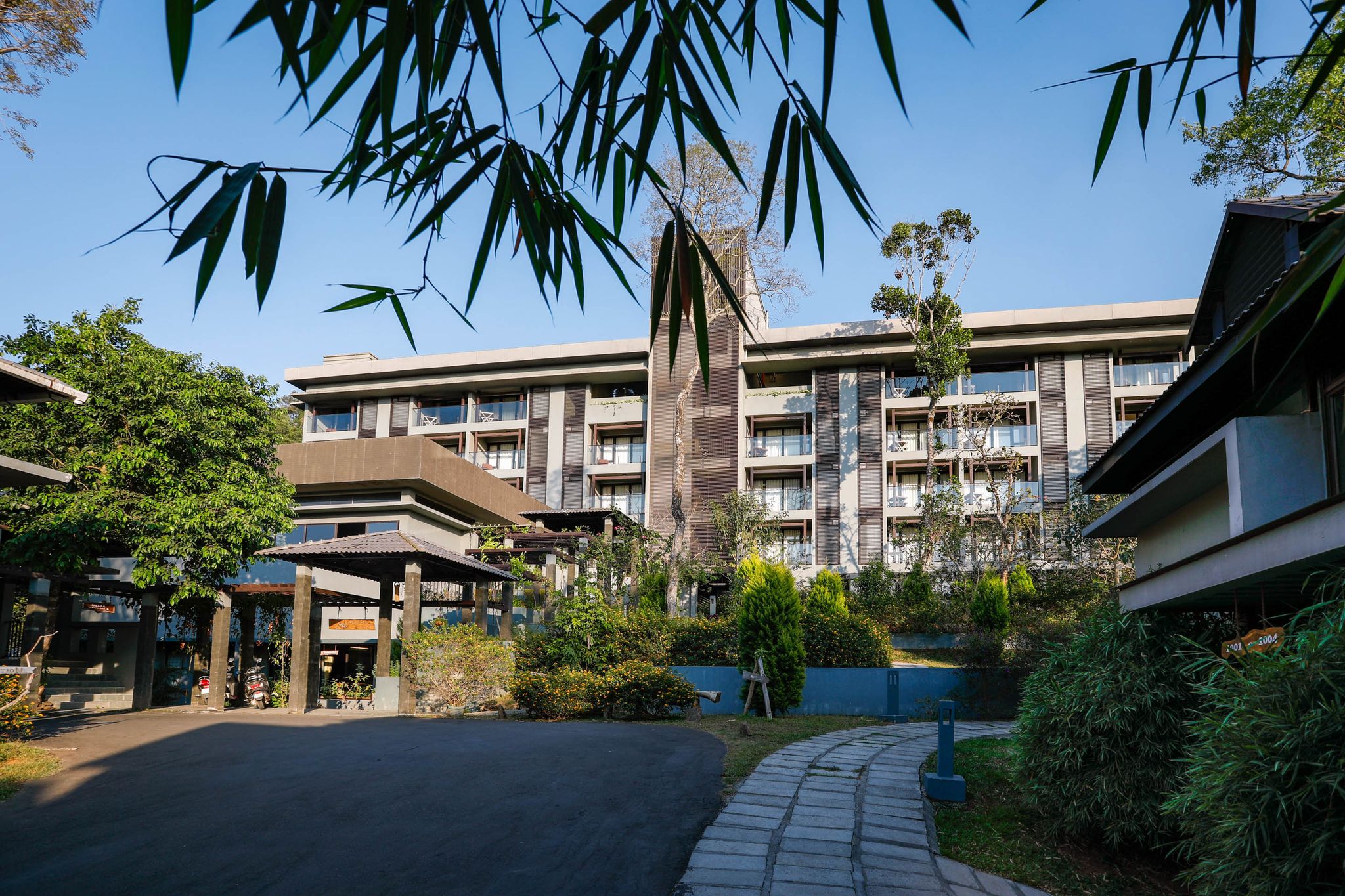 The Mountain Courtyard Thekkady
