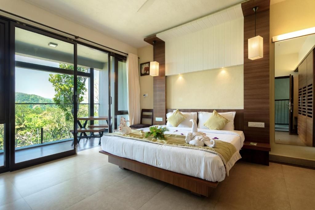 The Mountain Courtyard Thekkady Tamarind with Balcony 4