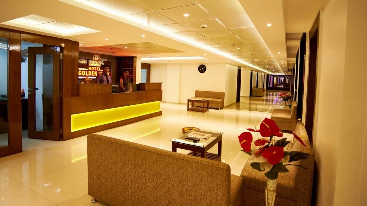 Hotel Golden View Deluxe Double Bed AC 32