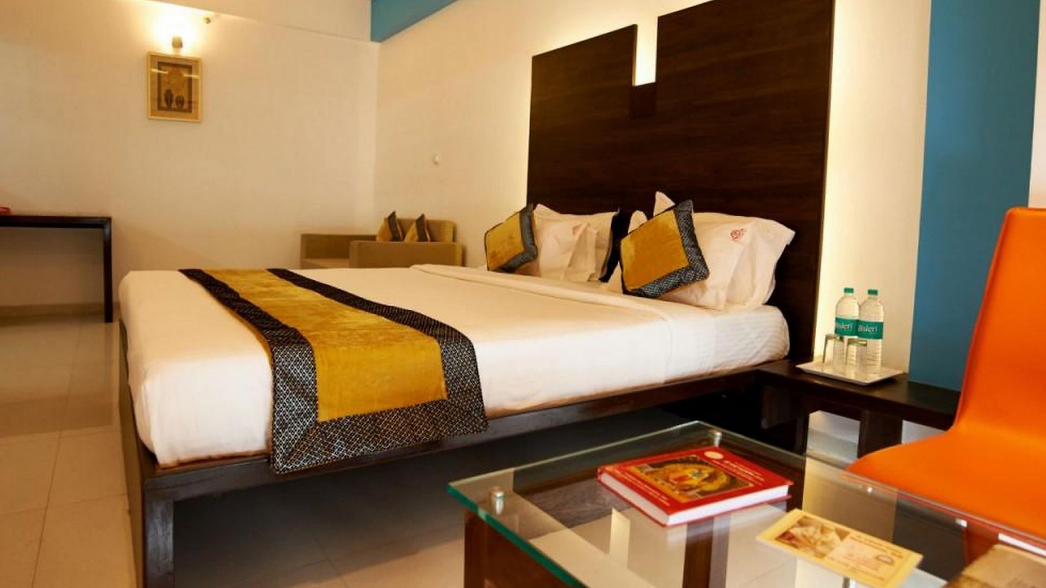 Hotel Golden View Deluxe Double Bed AC 17