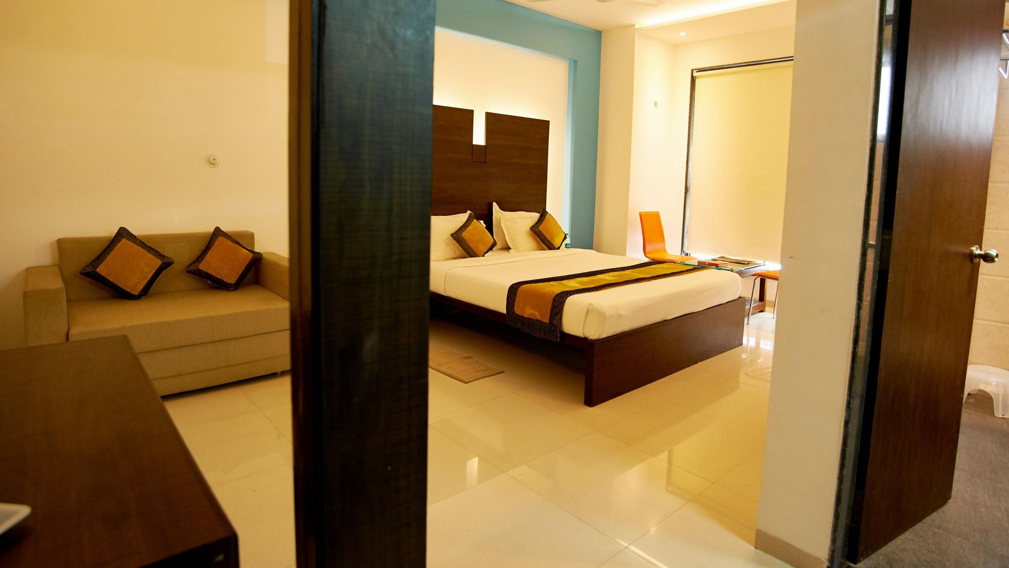 Hotel Golden View Deluxe Double Bed AC 10