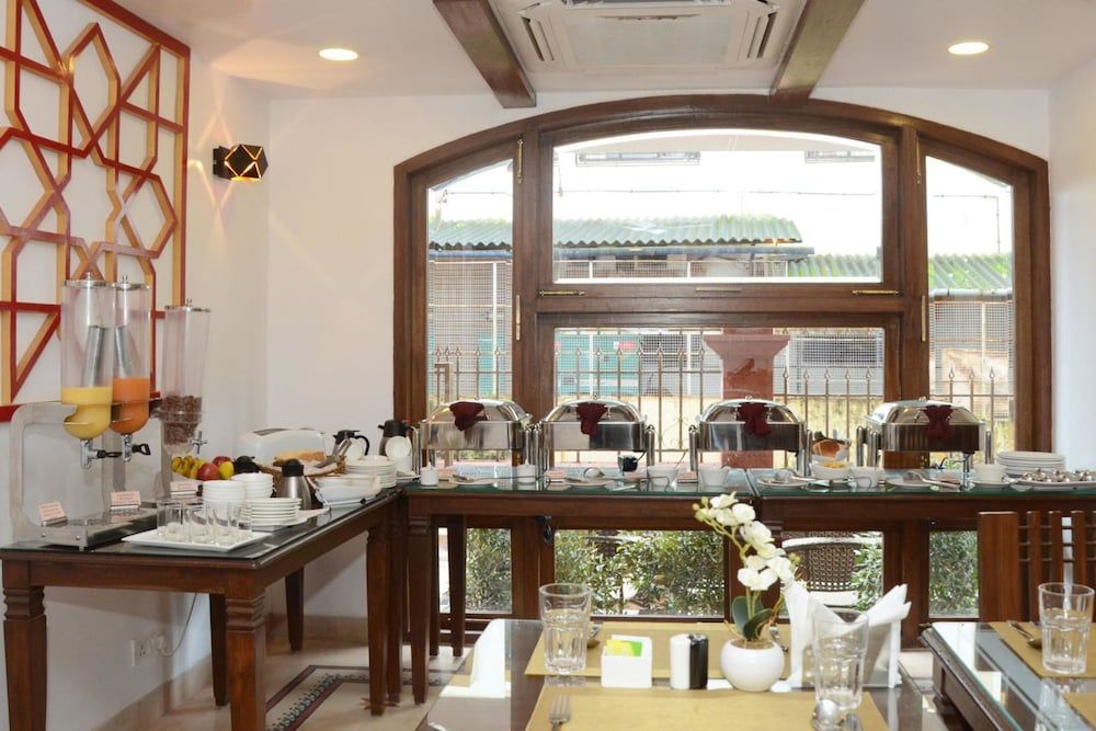 undefined Comfort Inn Emerald 8