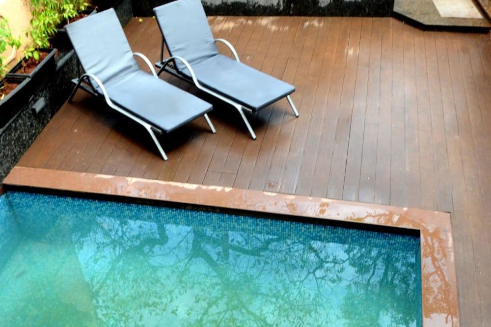 undefined Comfort Inn Emerald 9