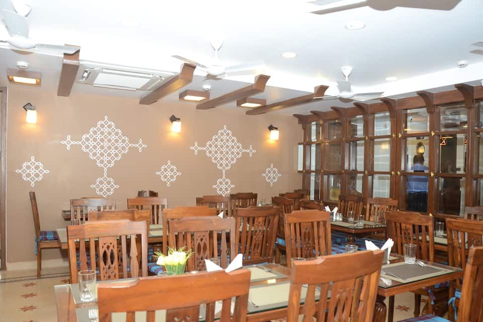 undefined Comfort Inn Emerald 4