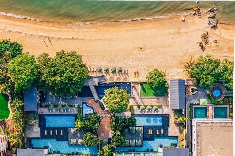 undefined Pattaya Modus Beachfront Resort