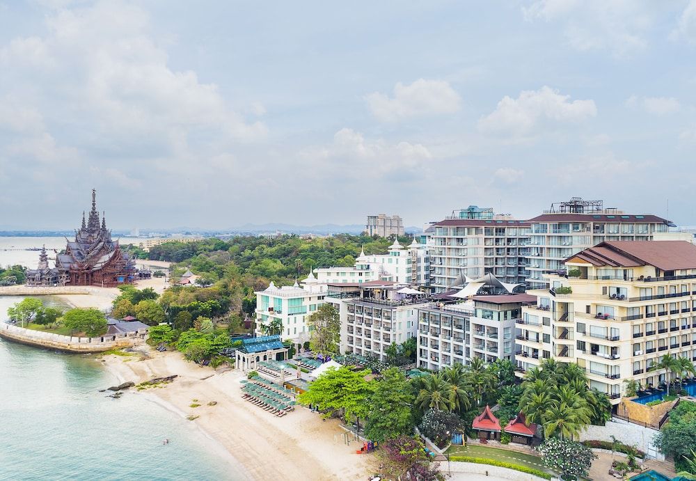 undefined Pattaya Modus Beachfront Resort 3