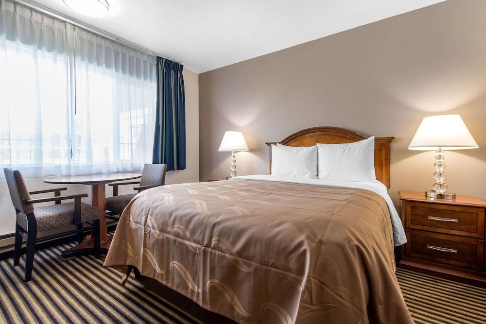 One Queen Bed