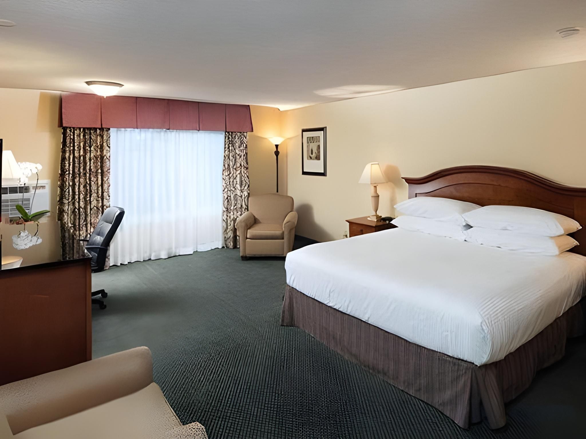 Queen Room, Accessible