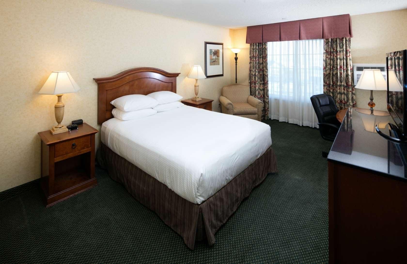 Queen Room, Accessible