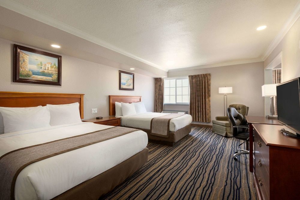 Standard Room, 2 Queen Beds, Non Smoking