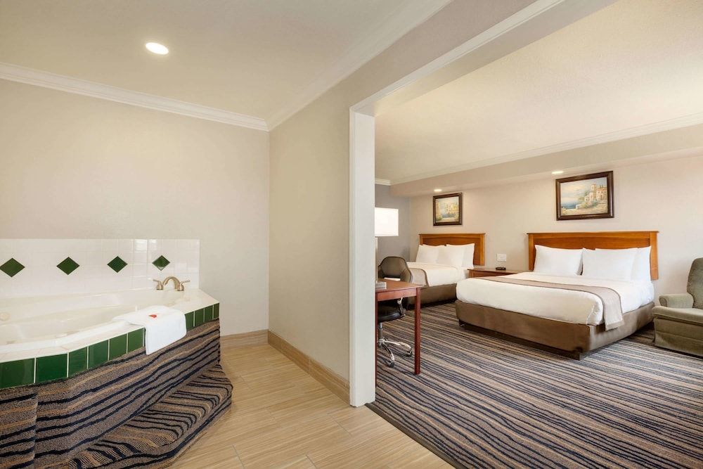 Studio Suite, 2 Queen Beds, Non Smoking