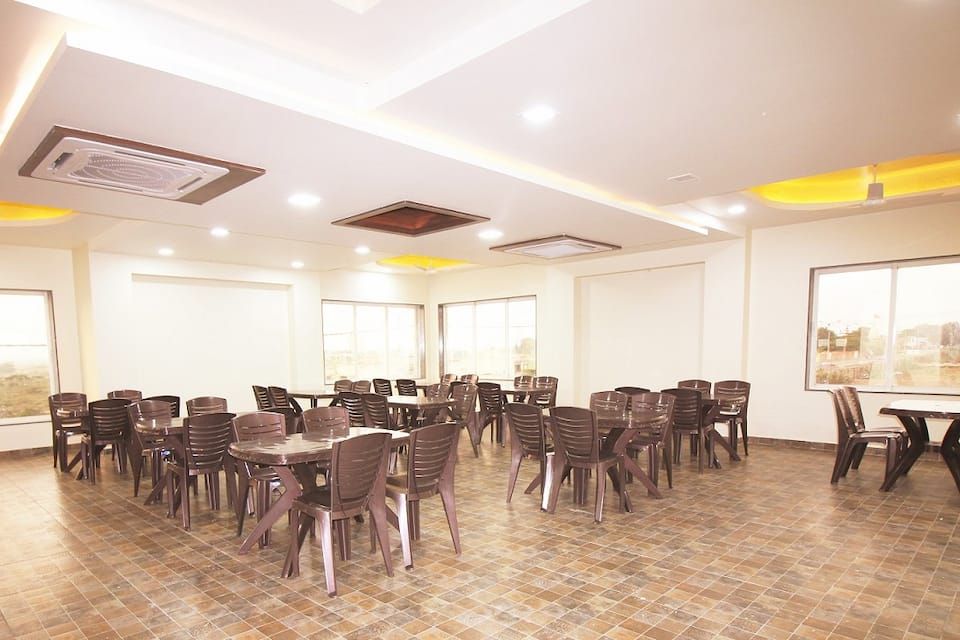 undefined Hotel Vraj Inn 8