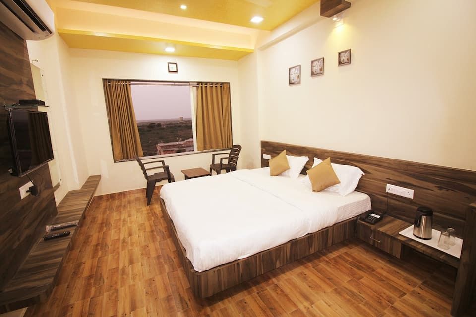 undefined Hotel Vraj Inn 10