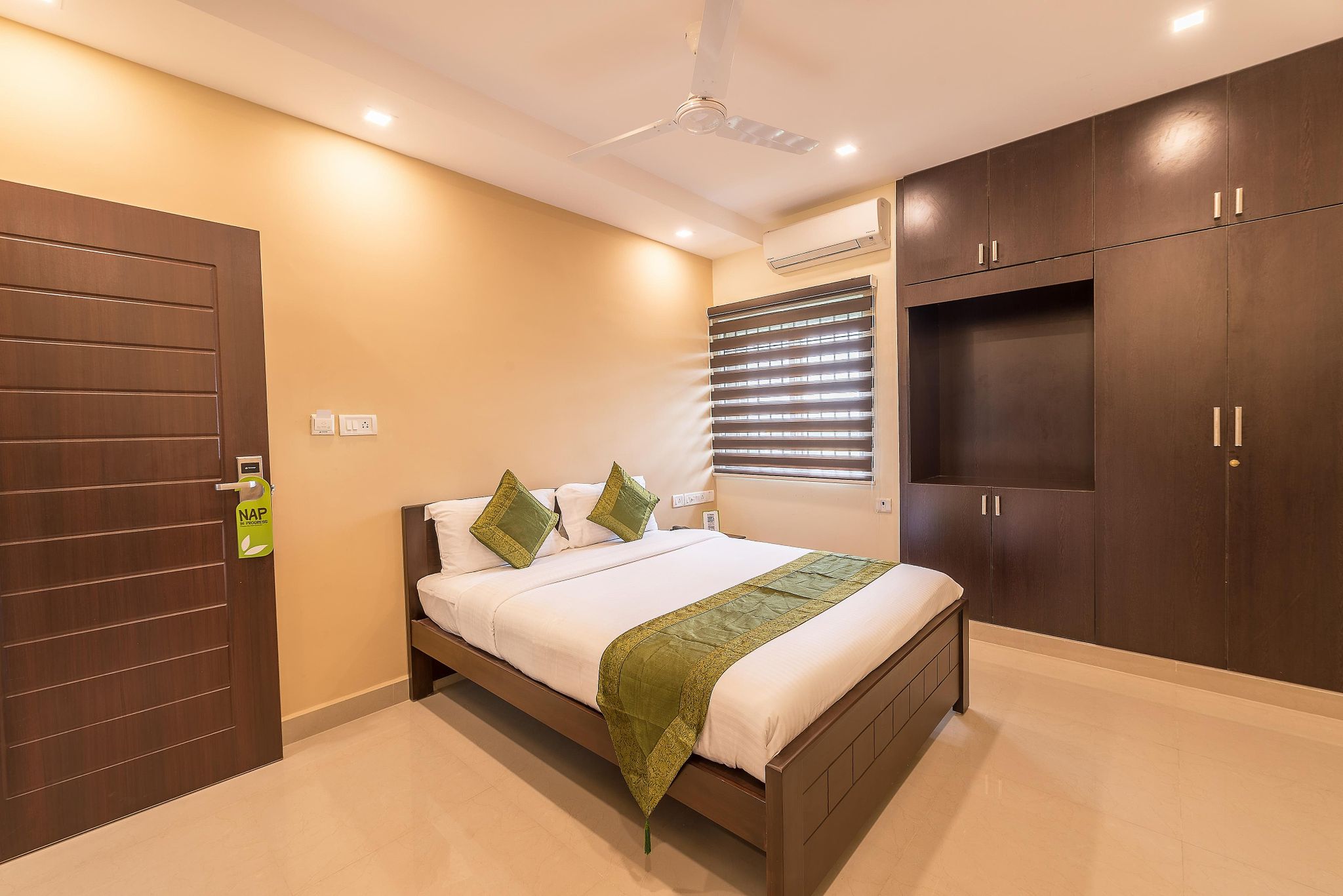 Treebo Adin Residence Chennai Trade Centre Deluxe Double Room 4