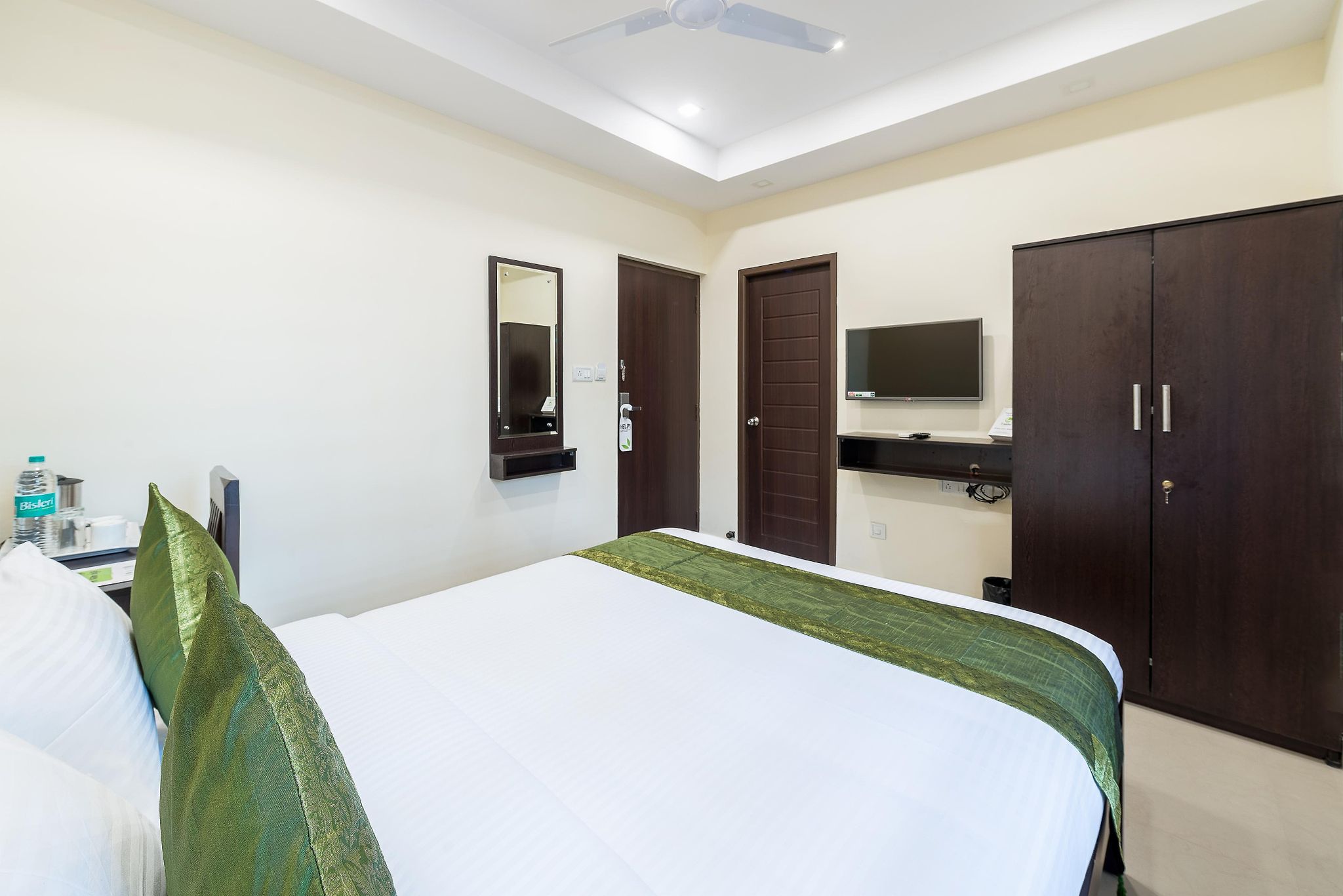 Treebo Adin Residence Chennai Trade Centre Deluxe Double Room 2