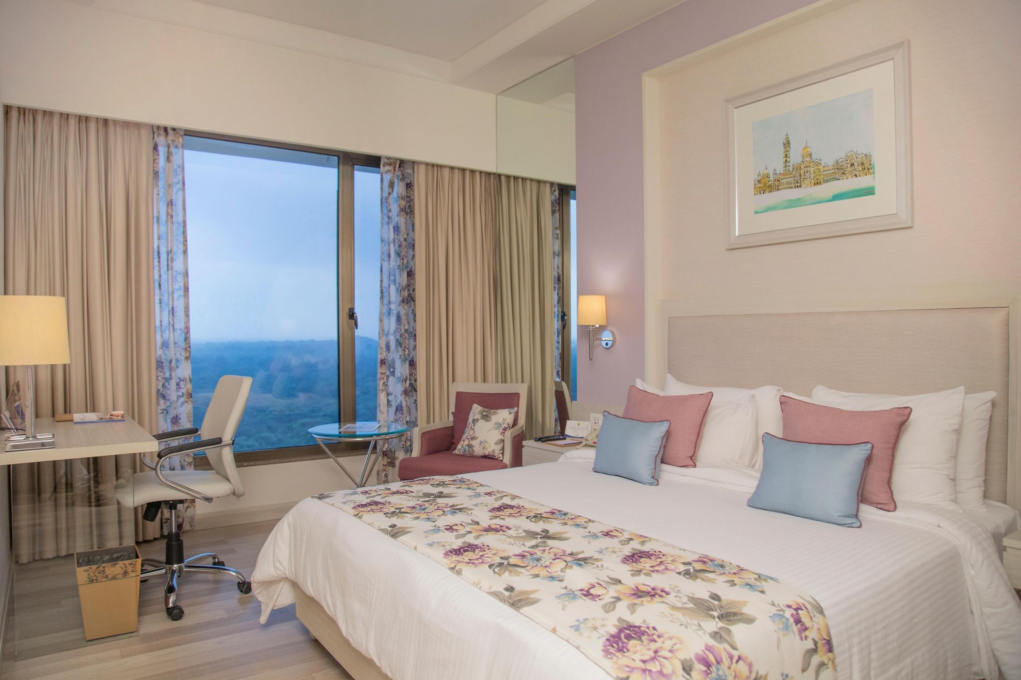 Efcee Sarovar Premiere Bhavnagar Deluxe Room, 1 Double Bed 2