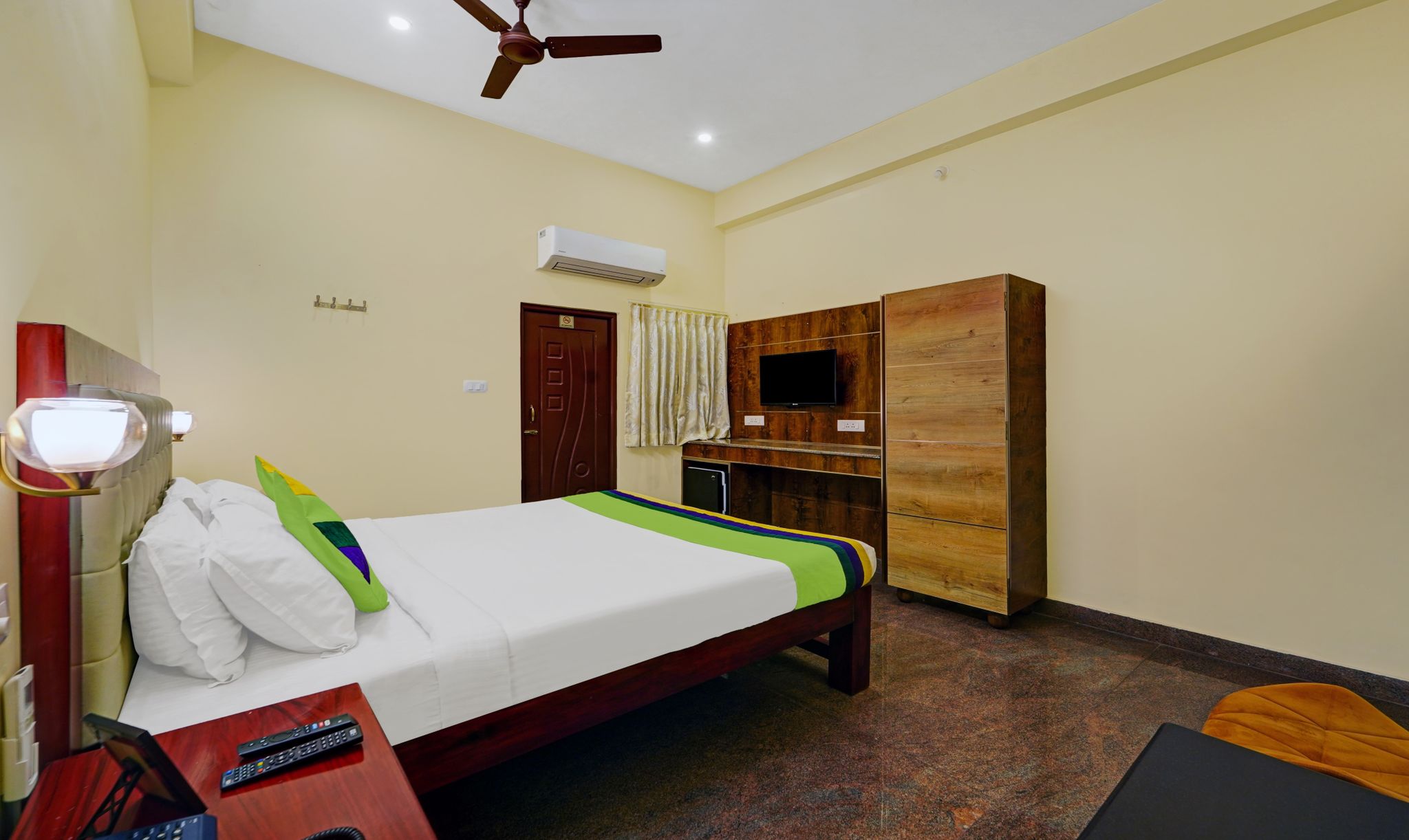 Treebo Grace Inn, 3 Min Walk From Promenade Beach Standard Double Room