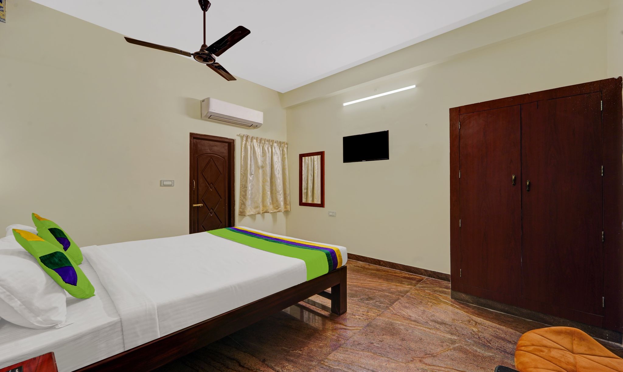 Treebo Grace Inn, 3 Min Walk From Promenade Beach Standard Double Room 10