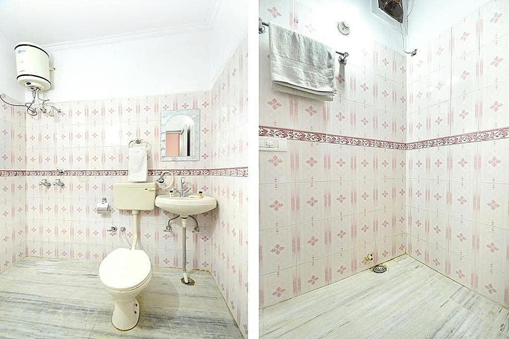 Hotel Dove Deluxe Double Room 14