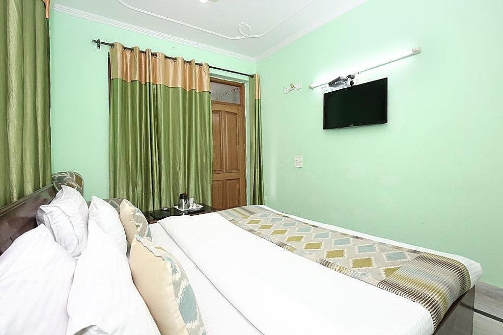 Hotel Dove Deluxe Double Room 5