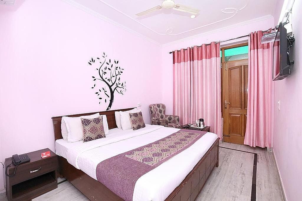 Hotel Dove Deluxe Double Room 7