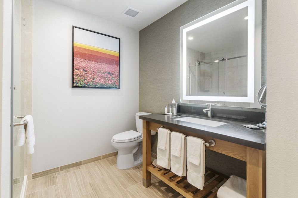 Pala Mesa Golf Resort Standard Room, 1 King Bed 3