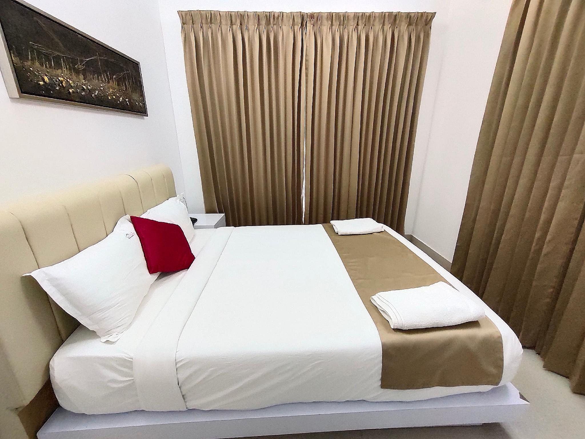 Premium 1-Bedroom Apartment with Balcony