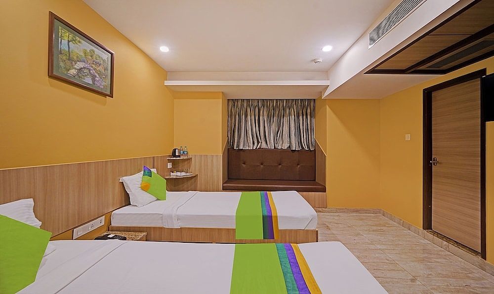 Treebo Fourth Avenue Deluxe Double Room 16